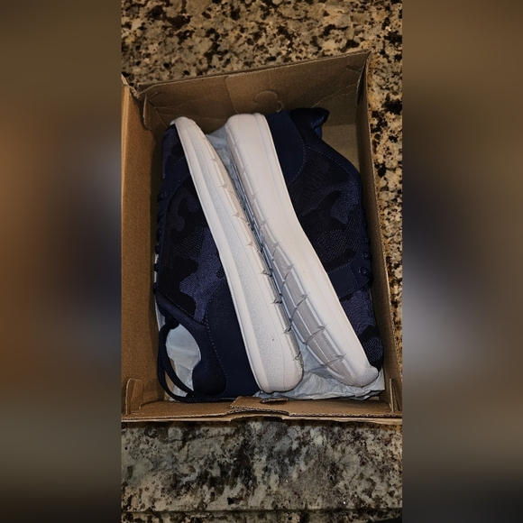 Cloudsteppers by Clark Ezera Lace Dark Navy 7 1/2 W new in box - Picture 4 of 6